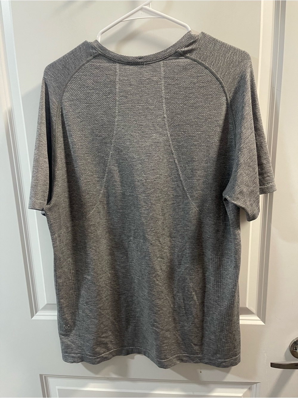 lululemon athletica Men's Heather Gray Short-Sleeve Crew Tee - Picture 4 of 5